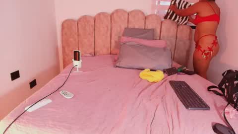 s_sofia_ online show from 07/06/26, 07:16