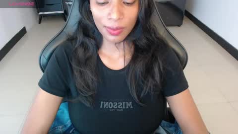 saara_ch1 online show from 04/24/26, 07:49