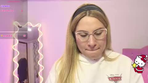 saaya_tay online show from 12/19/25, 04:08