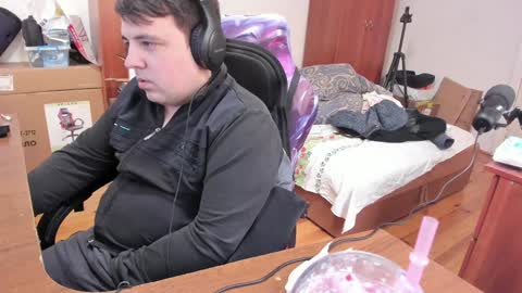 1141323  my Lord Mister Max   moms treasure online show from 12/31/24, 10:58