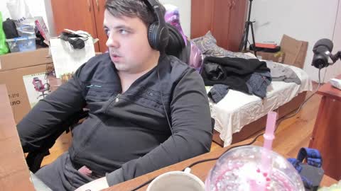 1141323  my Lord Mister Max   moms treasure online show from 01/04/25, 12:37