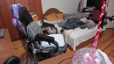 1141323  my Lord Mister Max   moms treasure online show from 01/12/25, 06:39