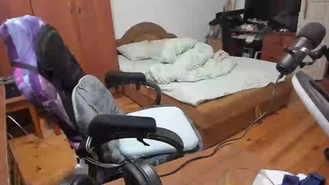 1141323  my Lord Mister Max   moms treasure online show from 02/14/25, 01:45