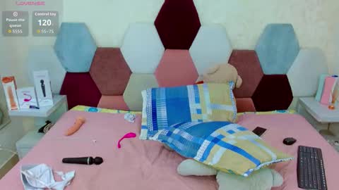 sabriana_smith1 online show from 04/12/26, 04:01