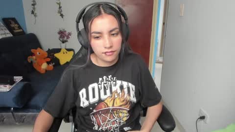 Snapshot of sabrina_chester_02 chatting on 01/10/25, 08:04 Angie online show from 01/10/25, 08:04