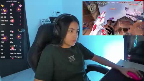 Snapshot of sabrina_chester_02 chatting on 10/28/25, 12:47 Angie online show from 10/28/25, 12:47