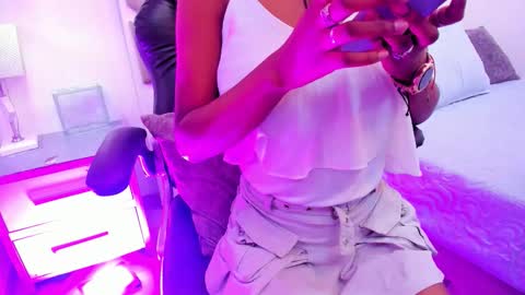 SabrinnaBrownn online show from 11/12/25, 04:46