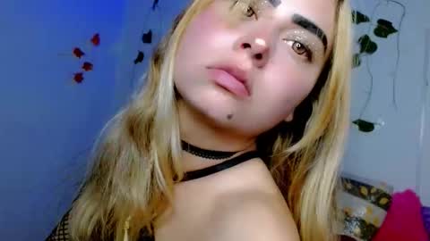 Snapshot of sabrinaexpositoxx chatting on 03/26/26, 03:34 SABRI online show from 03/26/26, 03:34