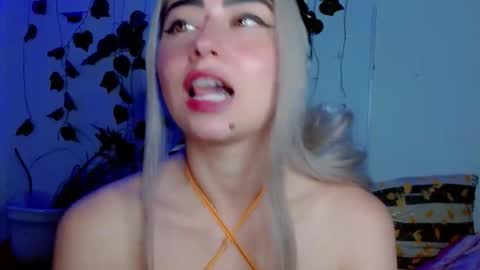 Snapshot of sabrinaexpositoxx chatting on 03/31/26, 11:32 SABRI online show from 03/31/26, 11:32