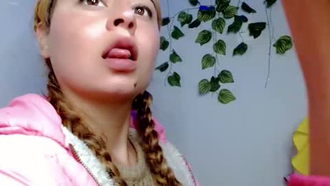 Snapshot of sabrinaexpositoxx chatting on 04/09/26, 11:04 SABRI online show from 04/09/26, 11:04