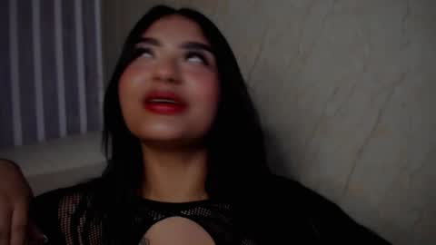 Snapshot of sabrinahims_ chatting on 01/21/25, 09:25 mariana online show from 01/21/25, 09:25