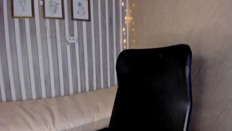 Snapshot of sabrinahims_ chatting on 02/12/25, 02:24 mariana online show from 02/12/25, 02:24