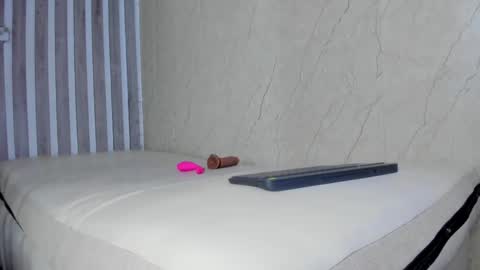 Snapshot of sabrinahims_ chatting on 03/08/25, 12:33 mariana online show from 03/08/25, 12:33