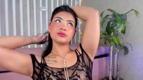 Snapshot of sabrinahims_ chatting on 09/11/25, 09:15 mariana online show from 09/11/25, 09:15