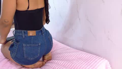 Snapshot of sabrinahims_ chatting on 10/08/25, 10:40 mariana online show from 10/08/25, 10:40