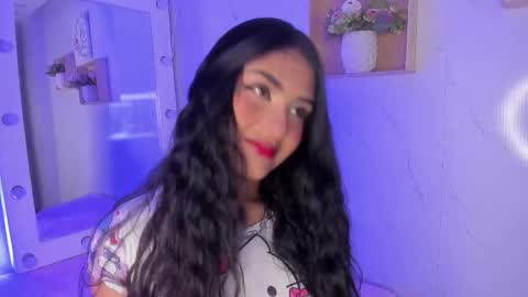 Snapshot of sabrinahims_ chatting on 11/12/25, 02:12 mariana online show from 11/12/25, 02:12