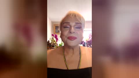 Snapshot of sabrinalong9999 chatting on 07/11/26, 10:44 sabrinalong9999 online show from 07/11/26, 10:44