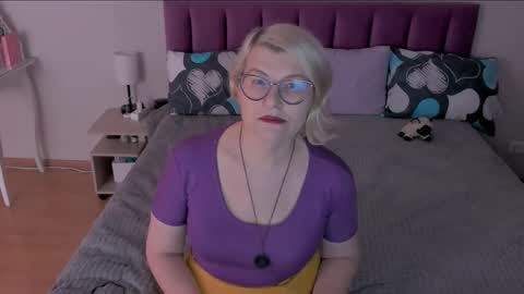 Sabrina MacMarren online show from 02/24/25, 06:36