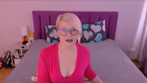 Sabrina MacMarren online show from 10/11/25, 12:15