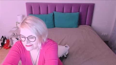 Sabrina MacMarren online show from 11/01/25, 02:52