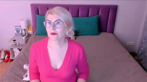 Sabrina MacMarren online show from 11/13/25, 02:38