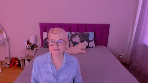 Sabrina MacMarren online show from 02/01/26, 01:20