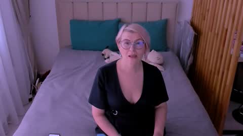 Sabrina MacMarren online show from 03/02/26, 09:38