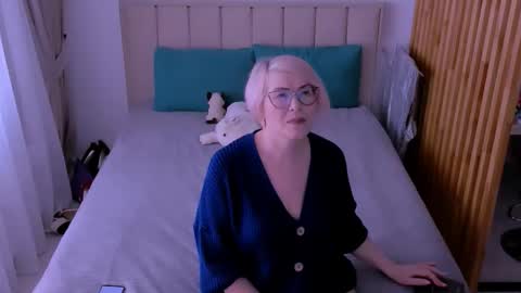 Sabrina MacMarren online show from 03/10/26, 08:41