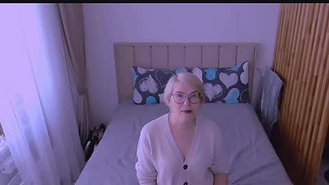 Sabrina MacMarren online show from 04/10/26, 09:25