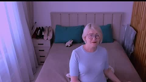 Sabrina MacMarren online show from 05/05/26, 03:53