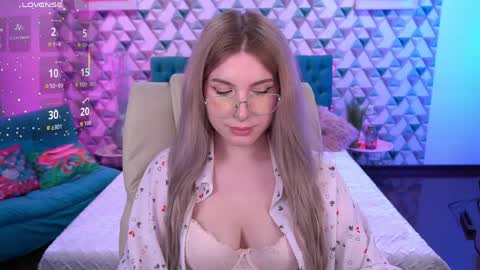 Sabrina online show from 05/07/26, 06:41