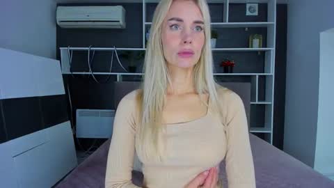 Sabrina online show from 11/10/25, 12:15