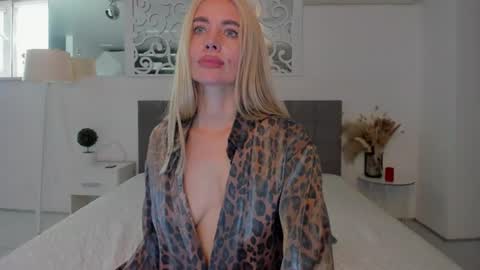 Sabrina online show from 07/07/26, 07:56
