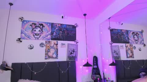 Sabrina  online show from 04/15/26, 11:17