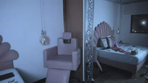 Snapshot of sabrinavantress chatting on 05/19/26, 01:56 Sabrina Vantress online show from 05/19/26, 01:56