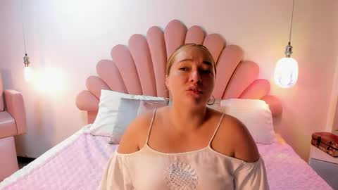 Snapshot of sabrinavantress chatting on 05/26/26, 07:04 Sabrina Vantress online show from 05/26/26, 07:04