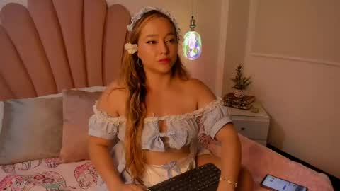 Snapshot of sabrinavantress chatting on 05/29/26, 05:05 Sabrina Vantress online show from 05/29/26, 05:05