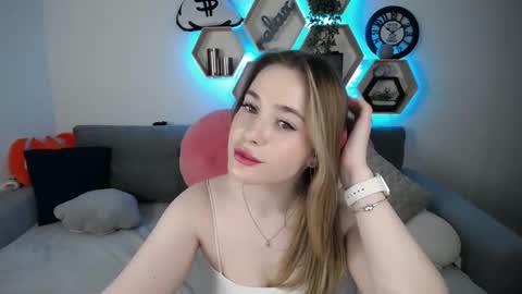 Sabrina Violet online show from 02/23/25, 12:16