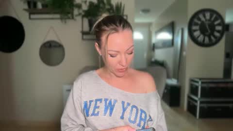 sacha__xx online show from 03/03/26, 10:54