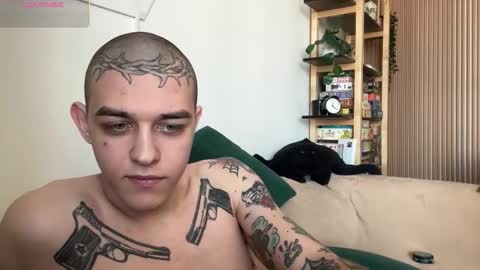 Snapshot of sadboyvin chatting on 03/29/26, 08:47 Vinnie online show from 03/29/26, 08:47