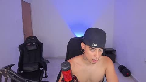 saenz_hotx online show from 11/21/25, 01:15