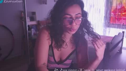 Snapshot of safaeri chatting on 01/22/25, 04:33 Safa online show from 01/22/25, 04:33