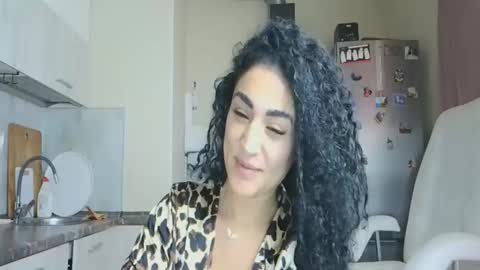 Queen online show from 11/02/25, 11:01