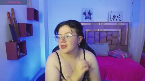 Snapshot of safyka chatting on 11/29/25, 02:25 SAFYKA online show from 11/29/25, 02:25