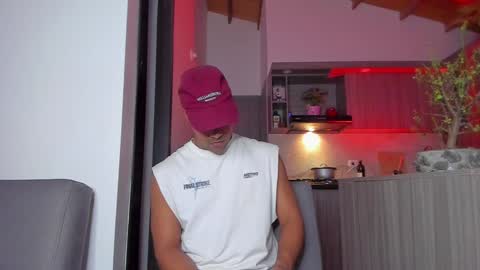 Snapshot of sag_1998 chatting on 12/16/24, 01:42 Sag online show from 12/16/24, 01:42