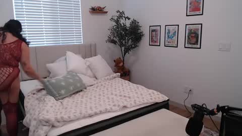 Snapshot of sagehaven chatting on 12/21/24, 10:51 Sage online show from 12/21/24, 10:51