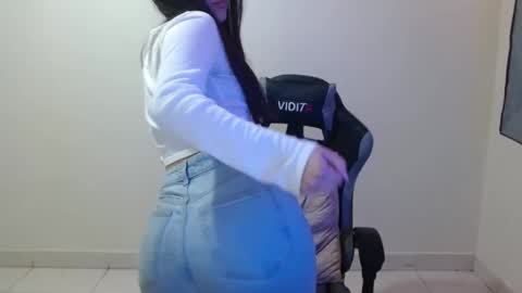 Sahaliefox  online show from 10/19/25, 06:41