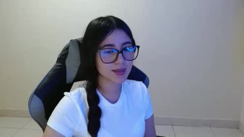 Sahaliefox  online show from 11/14/25, 08:29