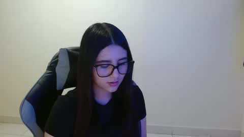 Sahaliefox  online show from 11/20/25, 09:58