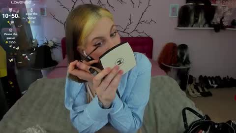 Adel online show from 03/12/26, 07:58